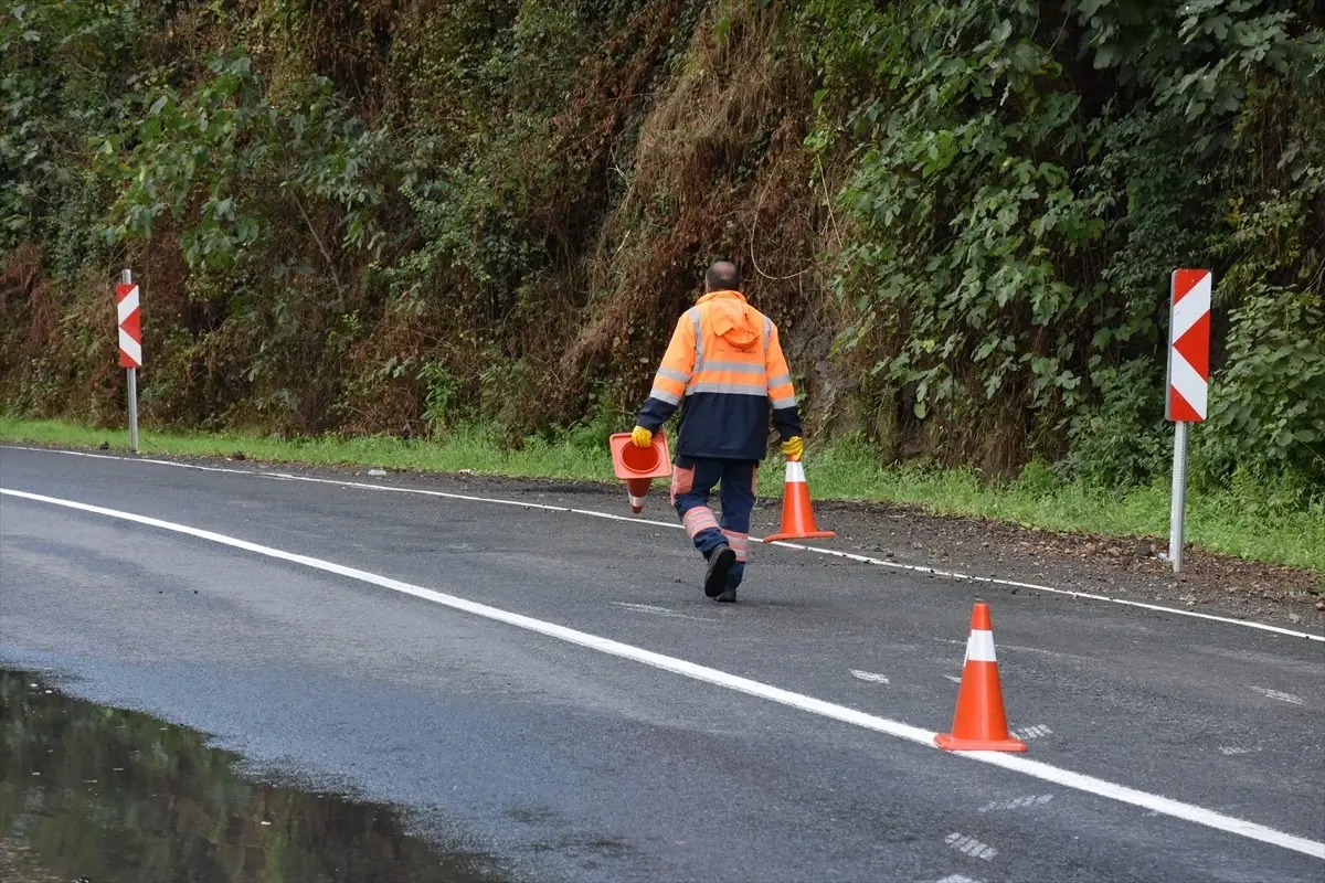 akcaabatta toprak kaymasi ulasim kontrollu brA6vzYd