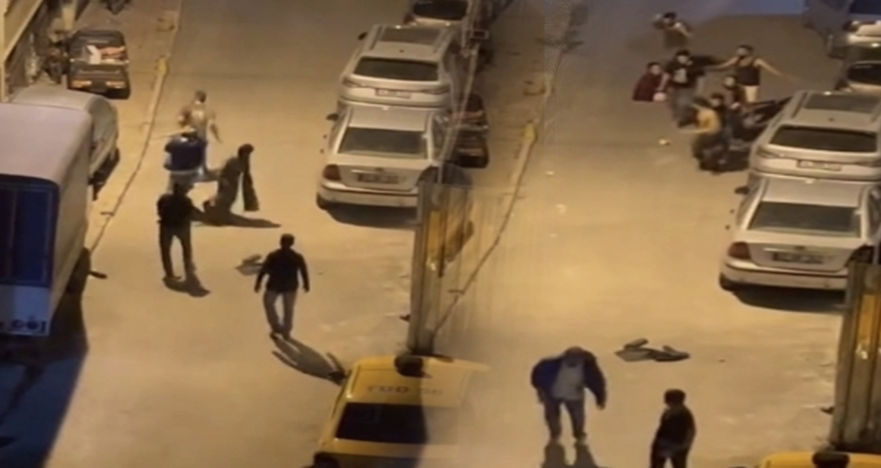 fatihte akil almaz kavga damacana icin birbirlerine girdiler X2FzdVHb