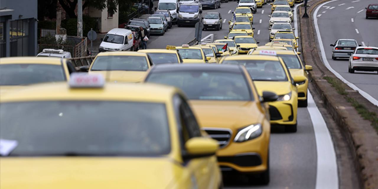 taksiciler 18 saatlik greve gitti dQ9CiWWs
