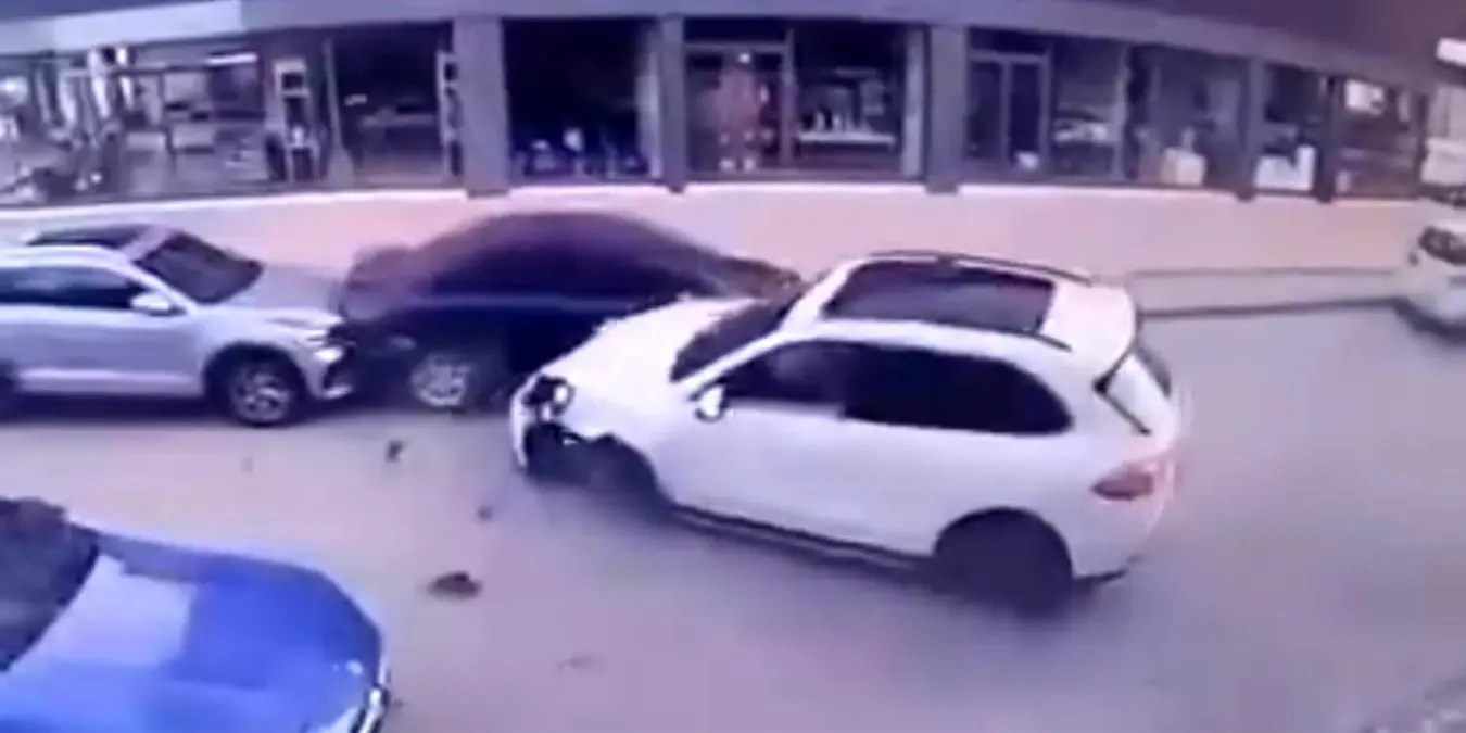 tokatta luks porsche cipin tekerle carpisma sonucu koptu gjSMDUWj