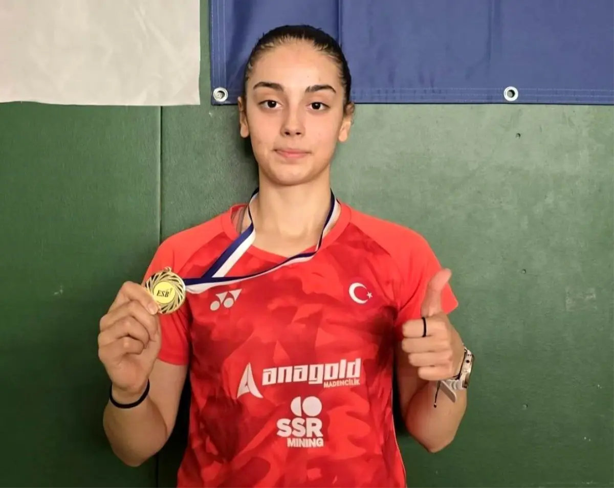 aleyna korkut badminton turnuvasinda sampiyon oldu X25Svqcu