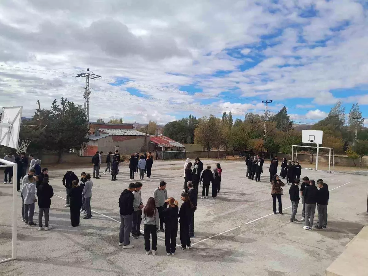 aydintepedeki okullarda afet tatbikati gerceklestirildi iECsSeWl.jpg