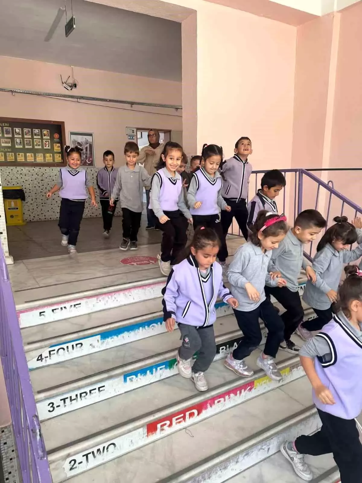 cumhuriyet ilkokulunda afet tatbikati gerceklestirildi S565DbB7.jpg