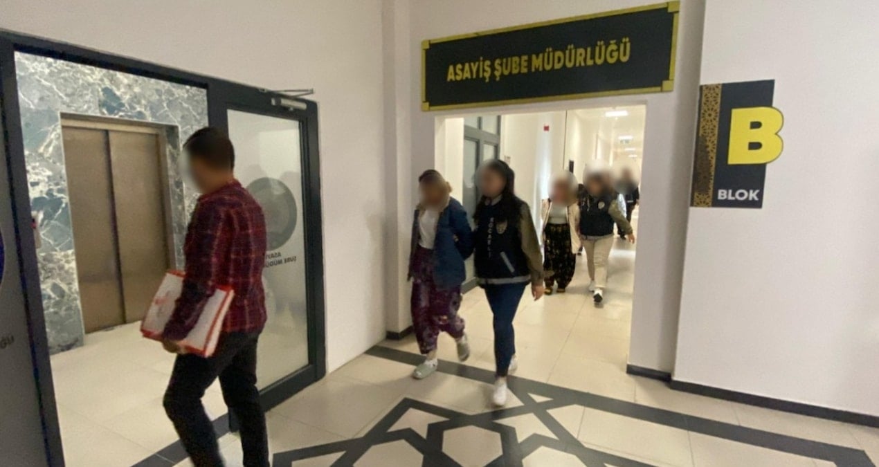 kocaelide evlere dadanan hirsizlar yakalandi TNV9ftvl