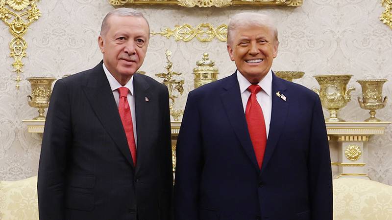 yeni yoldan iktidara trump bildirisi tepkisi sirada abraham anlasmasi var trump ici saman dolu bir baris guvercini AvsyPgYP.jpg